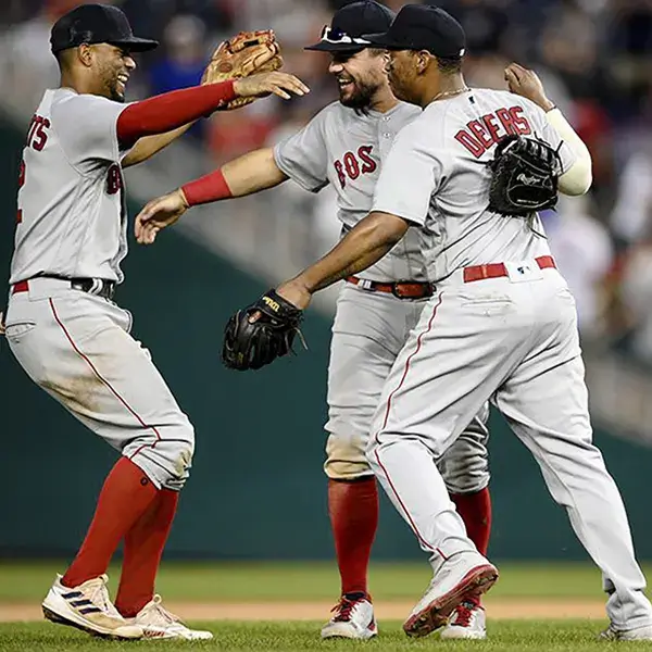 compliment-your-teams-look-with-custom-baseball-uniform.